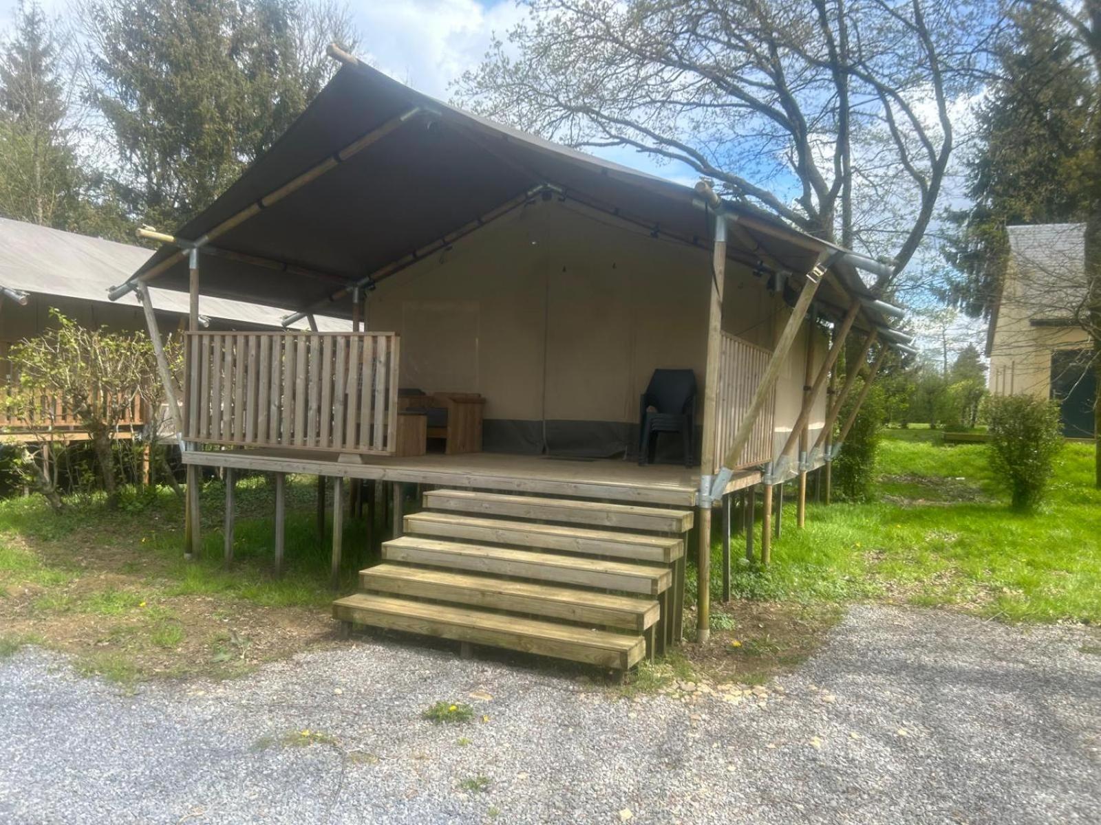 Chenefleur Hotel Tintigny Bagian luar foto
